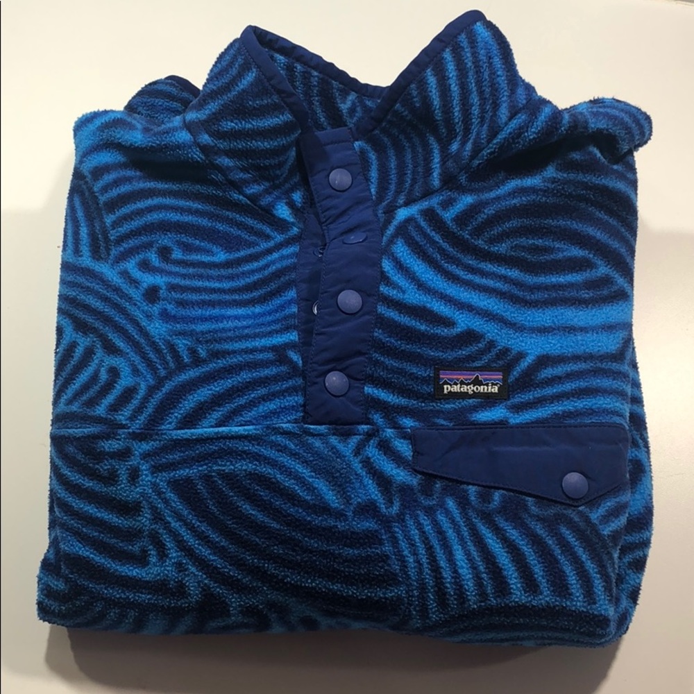 Patagonia synchilla fleece blue wave pattern